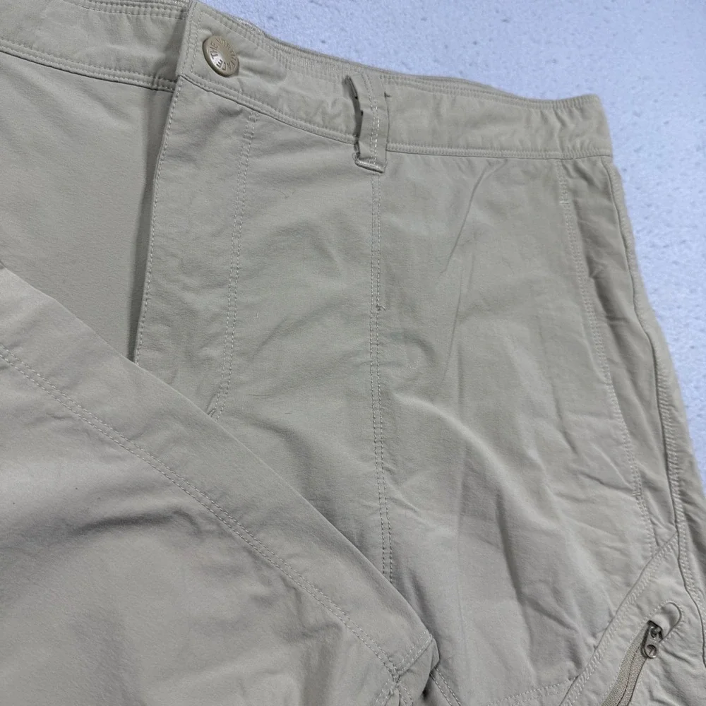 The North Face Mens Khaki Tan Hiking Cargo Shorts Size 40 Stretch Outdoor Trail